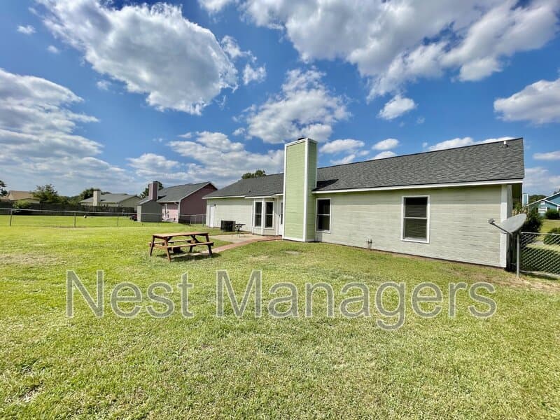 Spring Lake House: 85 Woodwind Dr