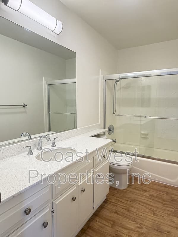 Oceanside Apartment: 1810 Broadway