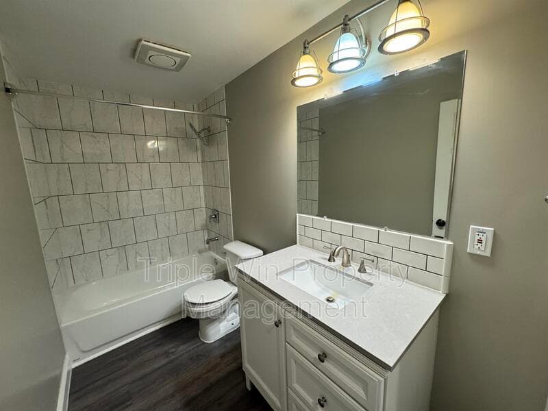 Saint Charles House: 710 Jungs Station Rd