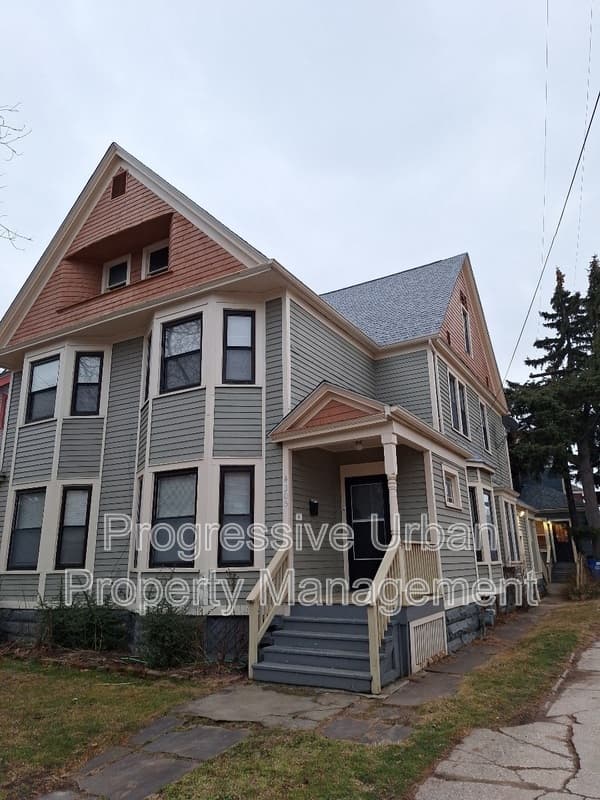 Cleveland Townhome: 4305 Bridge Avenue - FR