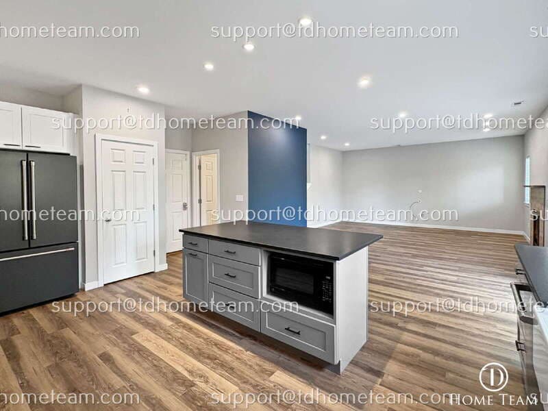 Kent House: 23806 118th Pl SE