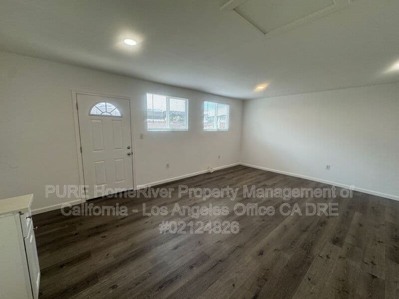Lynwood House: 10977 1/2 Pope Avenue