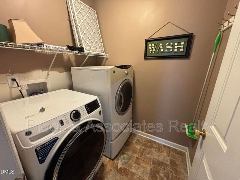 Raeford House: 337 Americana Dr