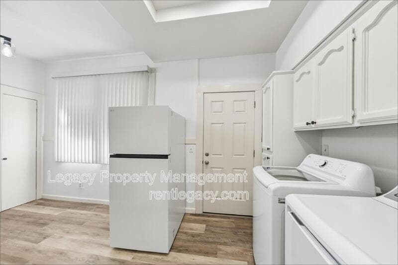 Sacramento Condo: 4925 11th Ave