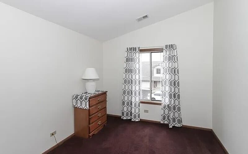 Schaumburg House: 1732 Chesapeake Ln