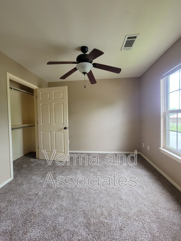 Centerton Townhome: 192 Fair St