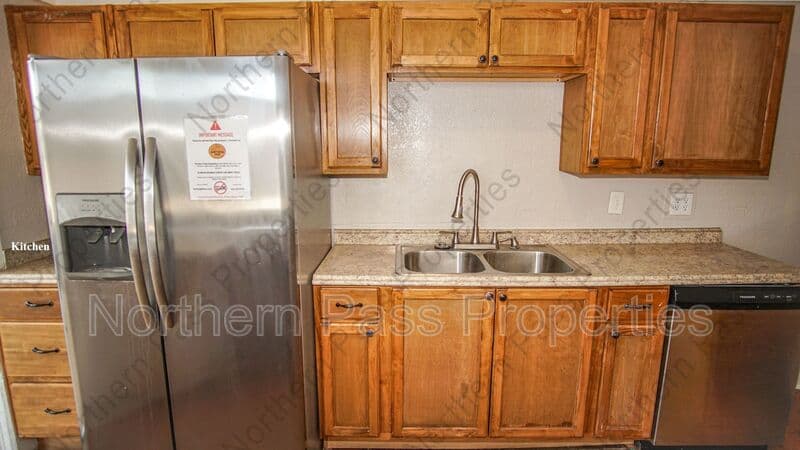 El Paso House: 7600 Franklin Dr. Front