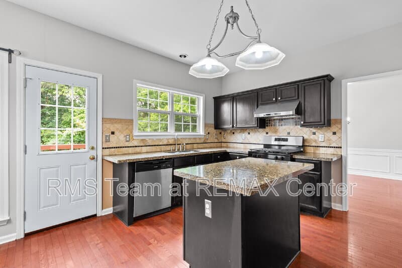 Duluth House: 2315 Hiawassee Dr