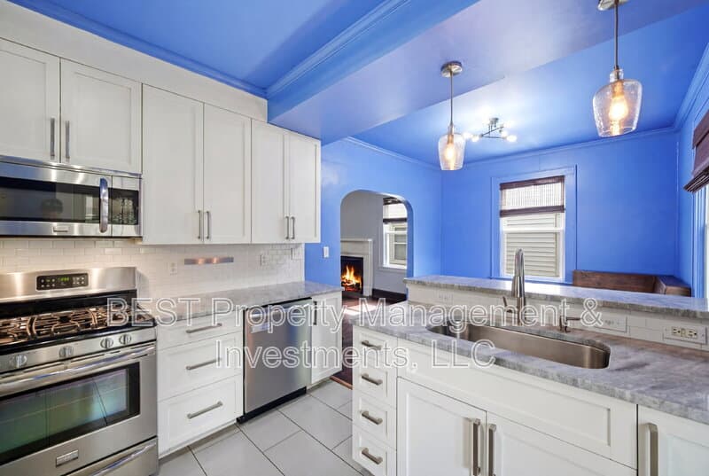 Charlotte House: 2208 Wilmore Drive