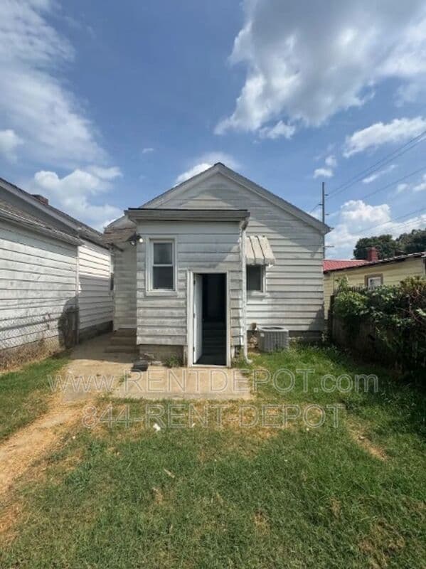 Evansville House: 1731 S Kerth Ave