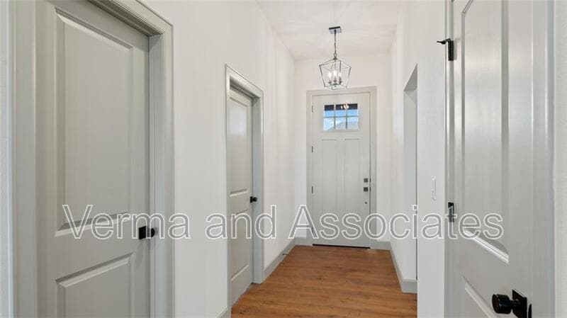 Centerton House: 1221 Mammoth St