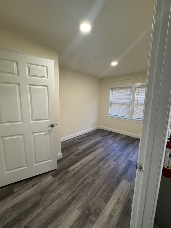 Burlington Condo: 252 College Street, Unit 1