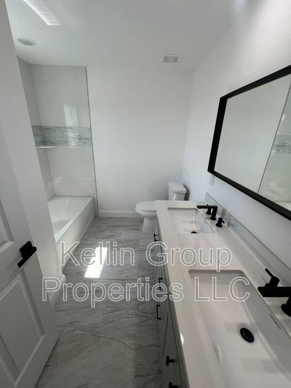 Winter Haven House: 2281 Whitley Ln