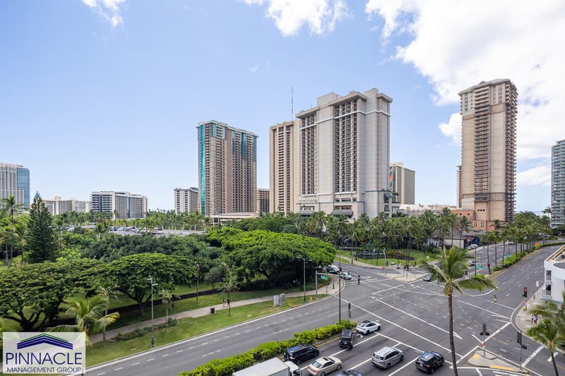Honolulu Condo: 1910 Ala Moana Blvd 7B