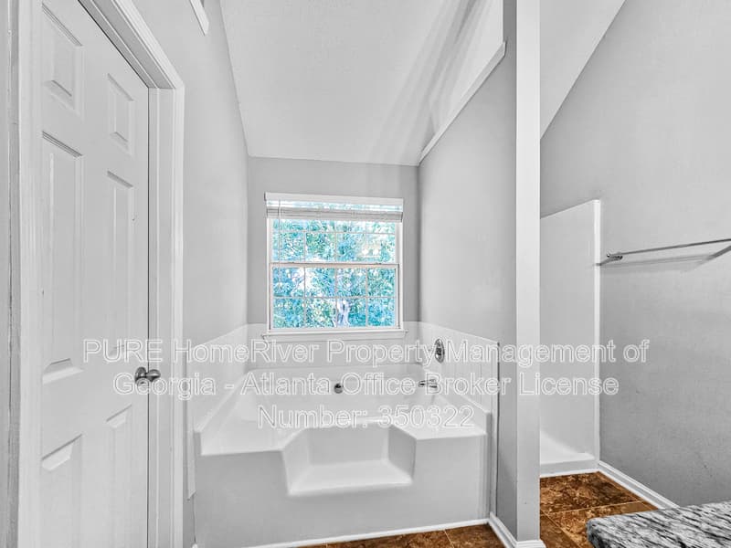 Covington House: 70 Cinnamon Oak Cir