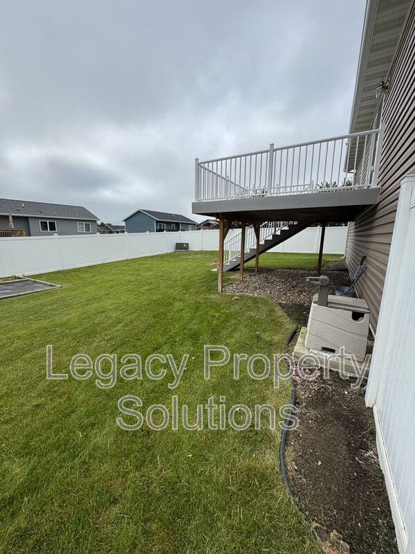 Mandan House: 3721 48th Street NW