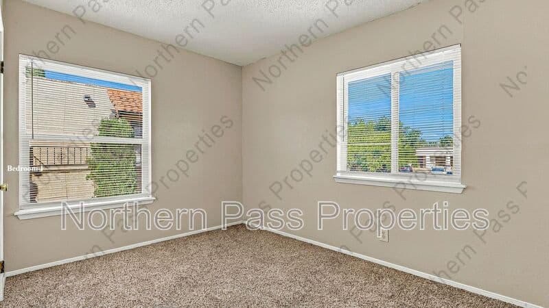 El Paso Townhome: 11108 Vista Lago