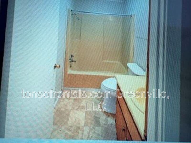 Woodruff Condo: 916 Cross Anchor Rd