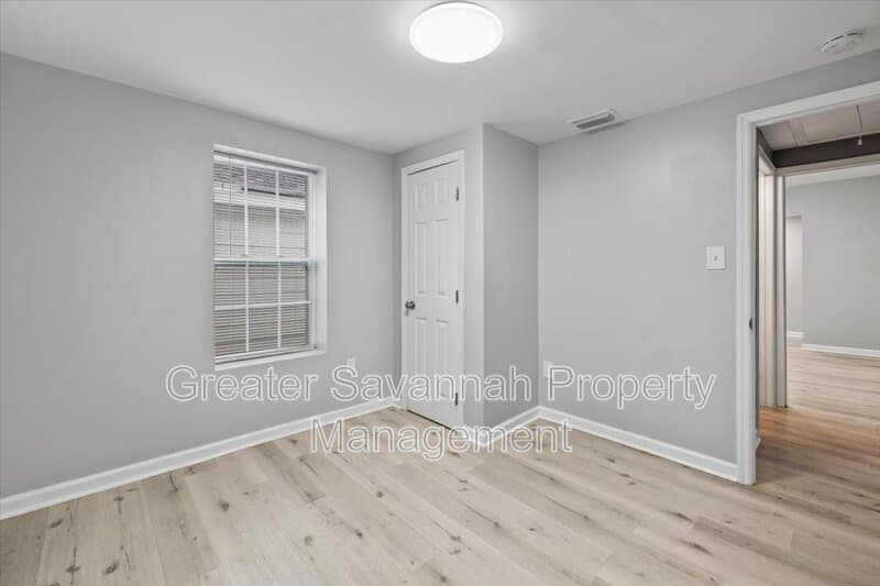 Savannah House: 705 West 47th Street