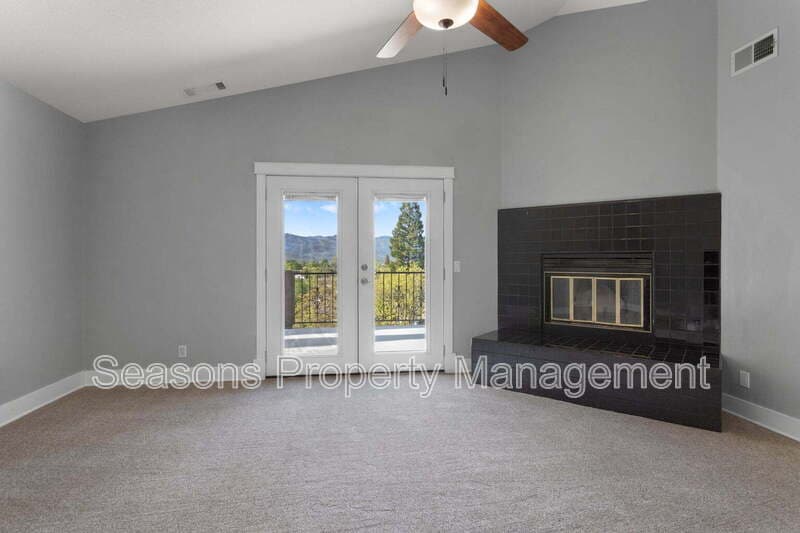 Redding House: 1688 El Capitan Dr
