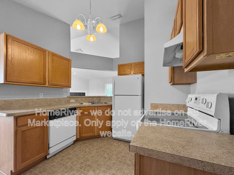 Jacksonville House: 6711 Salt Pond Dr N