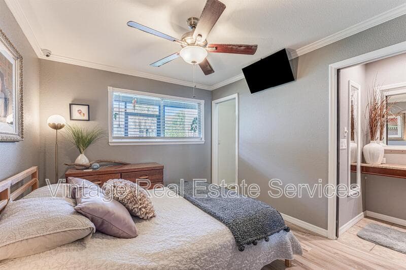 Tampa House: 6332 Newtown Cir