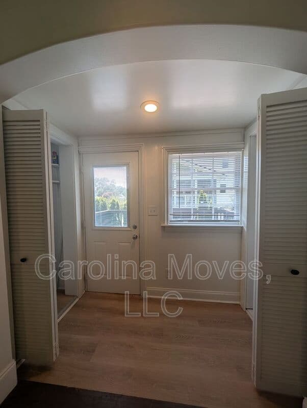 Greenville House: 38 Blake St