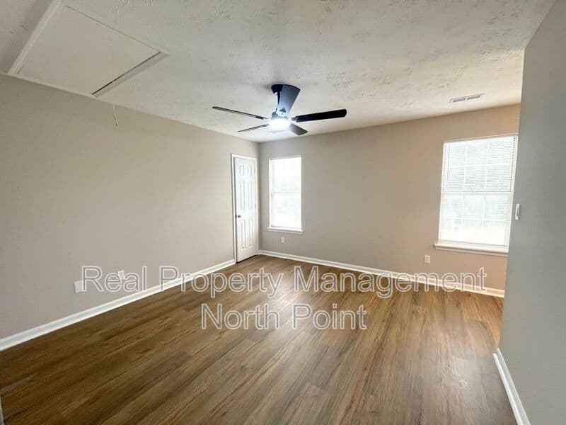 College Park Condo: 5843 Summerglen Ln