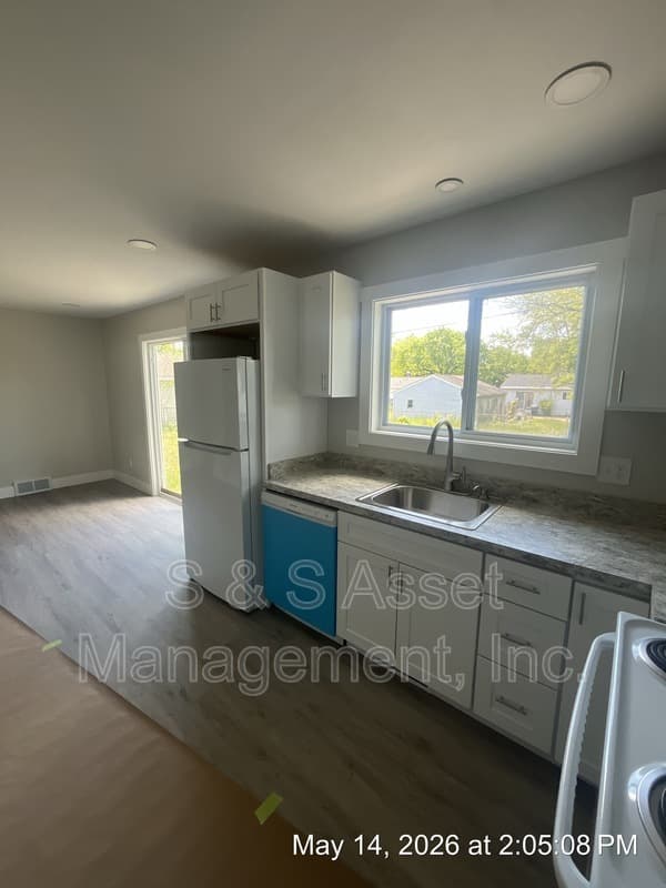 Lansing House: 4106 Stillwell Avenue