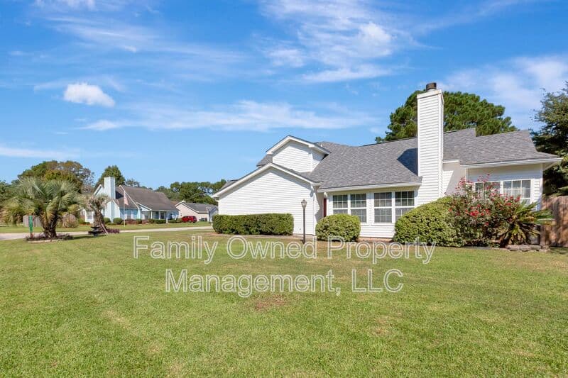 Summerville House: 106 Quest Street