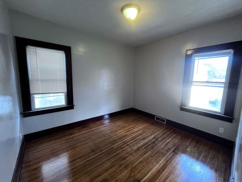 Rochester Condo: 16-18 Hillendale St