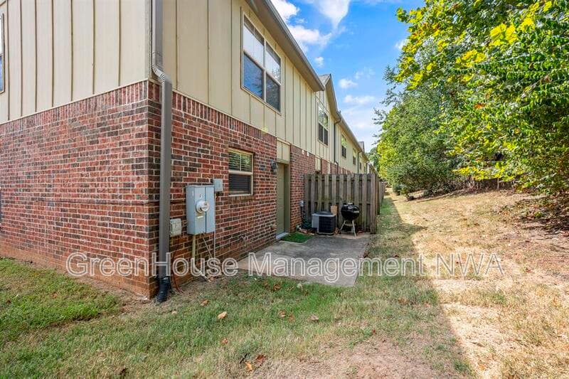 Springdale Condo: 2210 Karrington Rdg