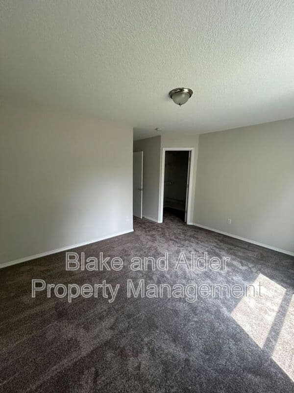 Portland House: 5609 SE 117TH Ave