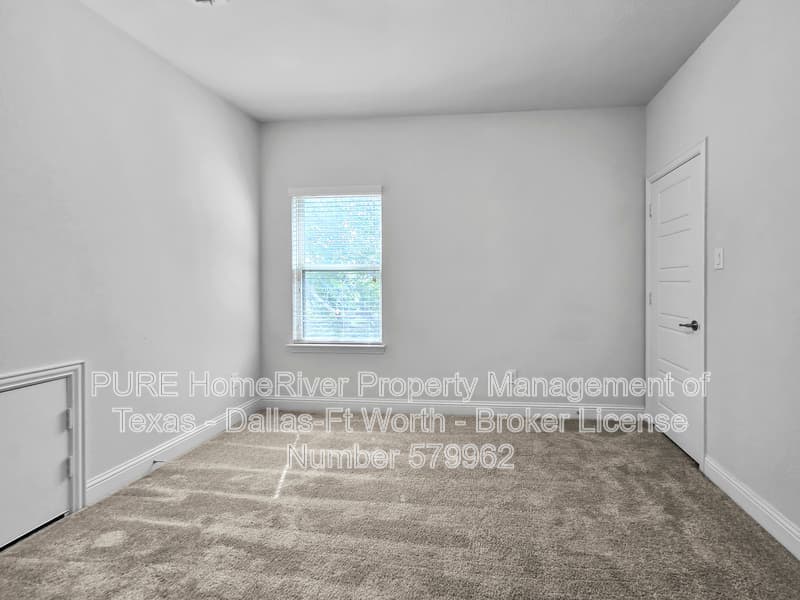 Keller House: 3000 Crestwater Rdg