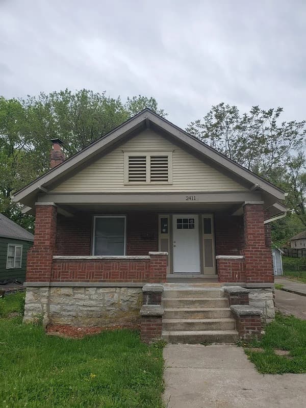 Kansas City House: 2411 East 70th Street