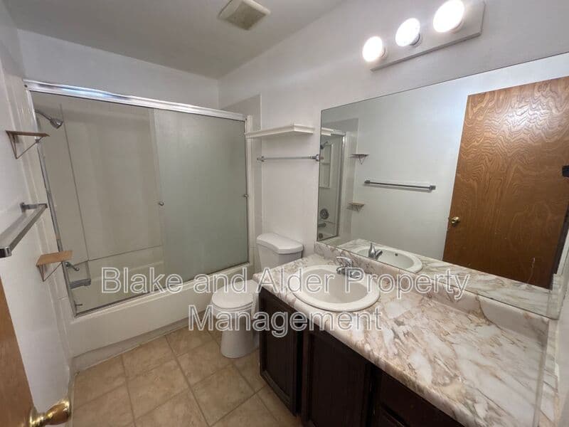 Gladstone House: 17794 Webster Road