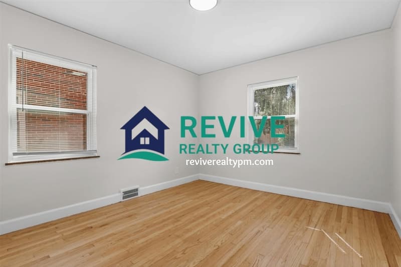 Detroit House: 18503 Prairie Street