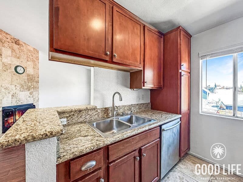 San Diego Condo: 4377 Wilson Ave
