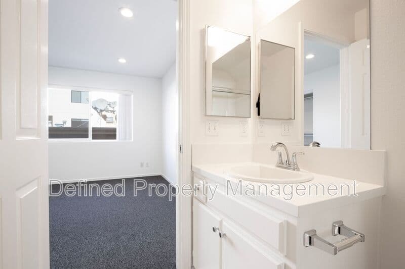Los Angeles Condo: 3644 Keystone Ave