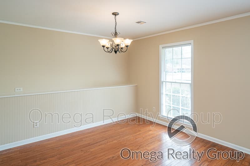 Montgomery House: 3117 Brentwood Dr
