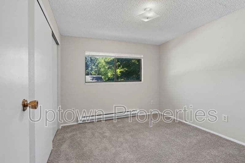 Beaverton House: 5660 SW 180th Ave