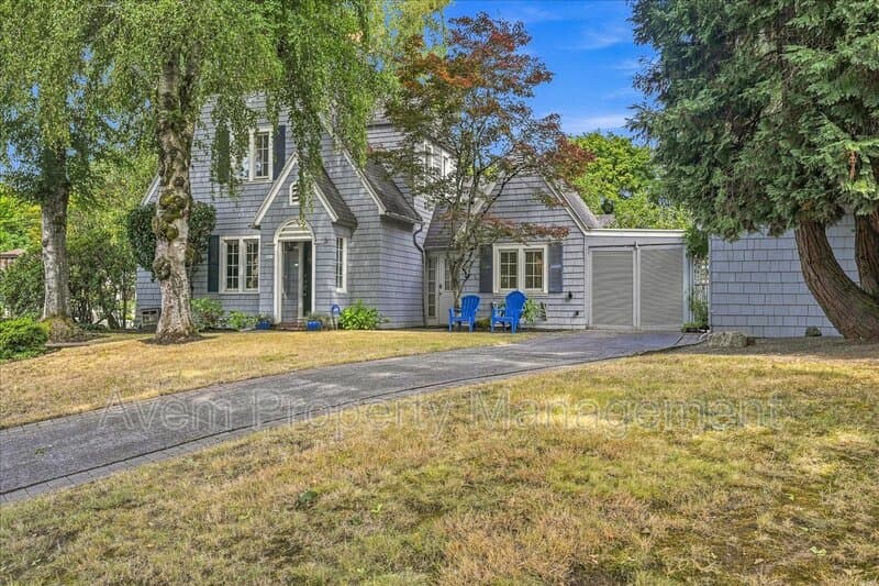 Portland House: 3411 SE Crystal Springs Boulevard