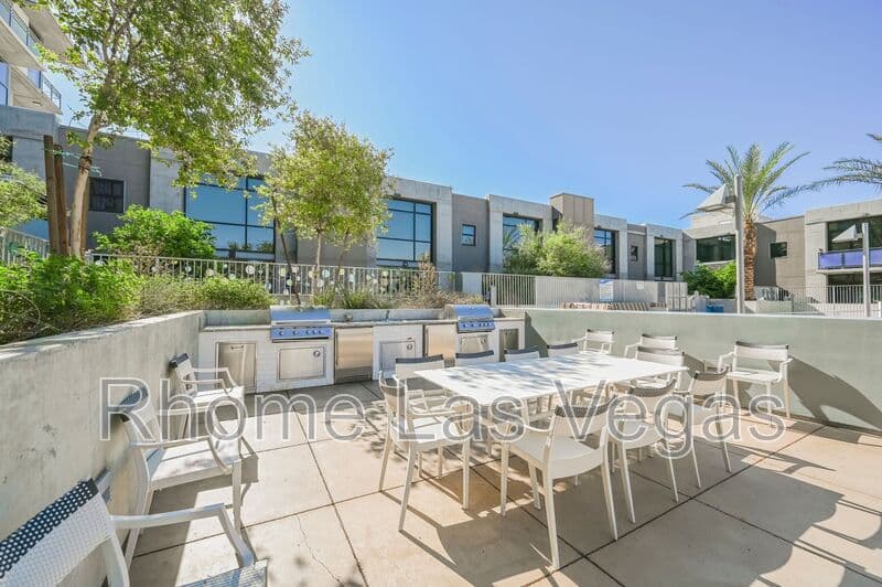 Las Vegas Condo: 353 E Bonneville Ave