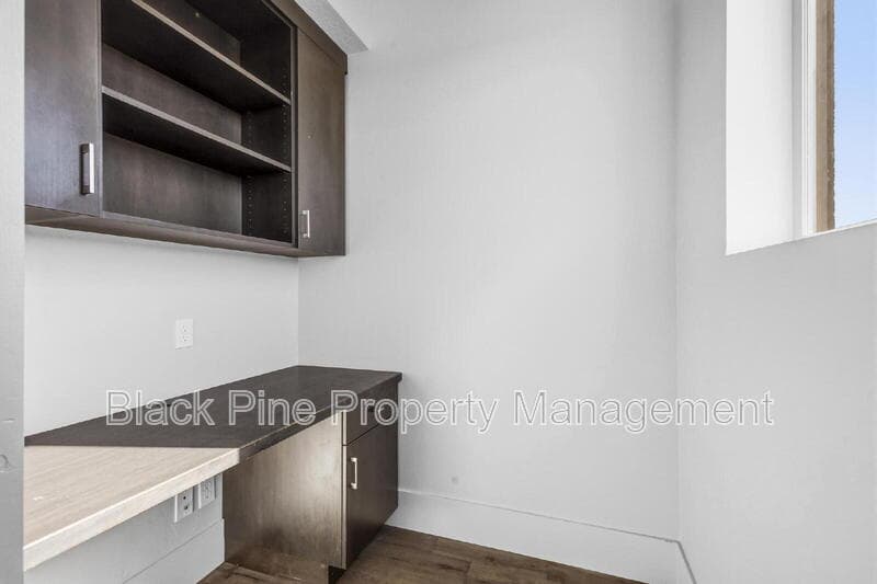 Boise Townhome: 3755 East Parkcenter Boulevard