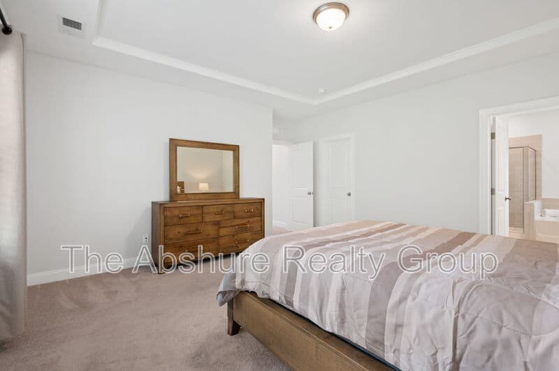 Angier House: 121 Barnwell Loop