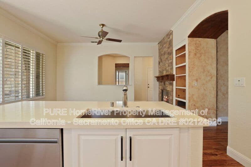 Gold River House: 12020 Gold Pointe Lane