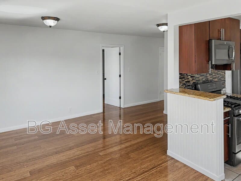 Berkeley Condo: 1919 Curtis Street