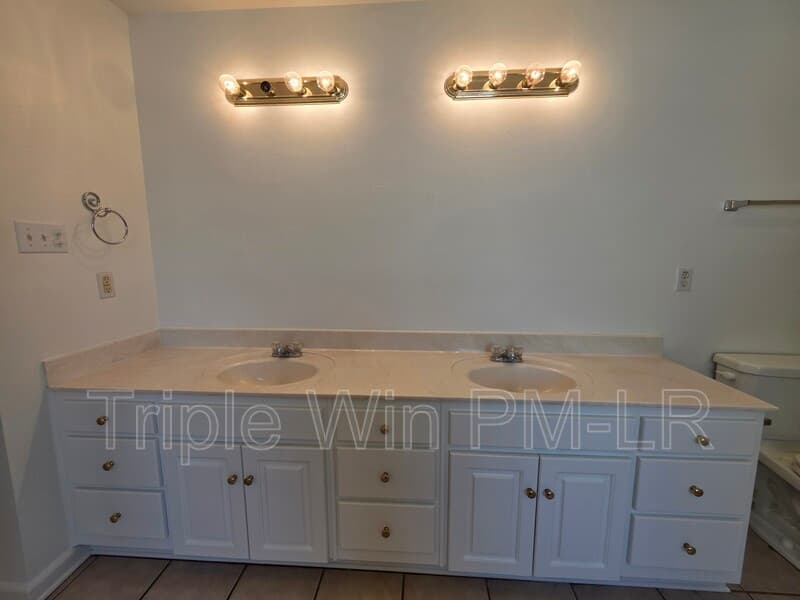 Cabot House: 26 Stonewood Drive