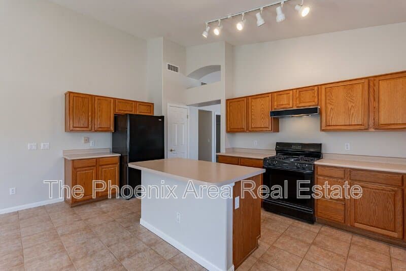 Mesa House: 4133 E Elmwood St