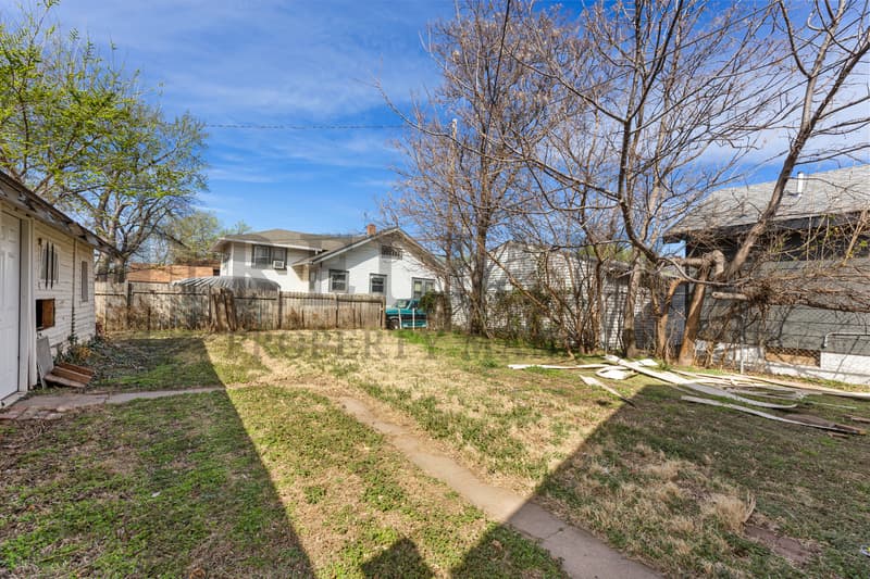 Wichita House: 1011 South Marys Drive